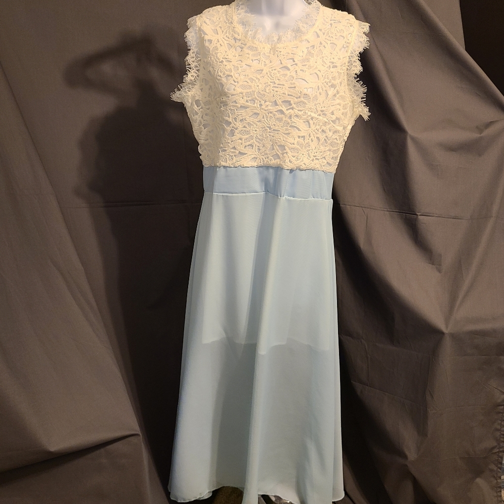 Womans Lace Top Long Dress, mini skirt slip with sheer overlay. Size L, New